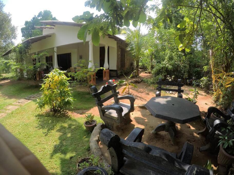 Sigiriya Village Home Stay Luaran gambar